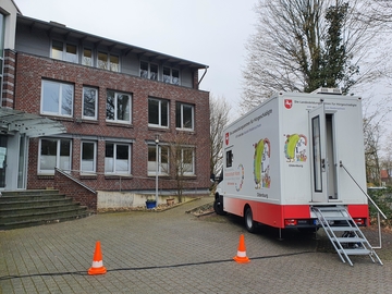 Hörmobil: erster Außeneinsatz beim Gesundheitsamt in Vechta